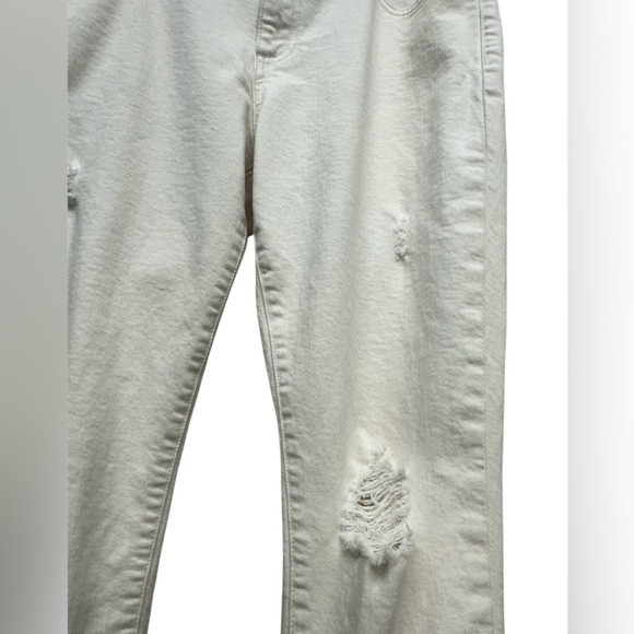 Gap Girlfriend Denim Cropped Jeans Women's Size 31/ 12 R Distressed Cream - Picture 3 of 10
